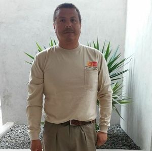 Meet your Posher, Javier